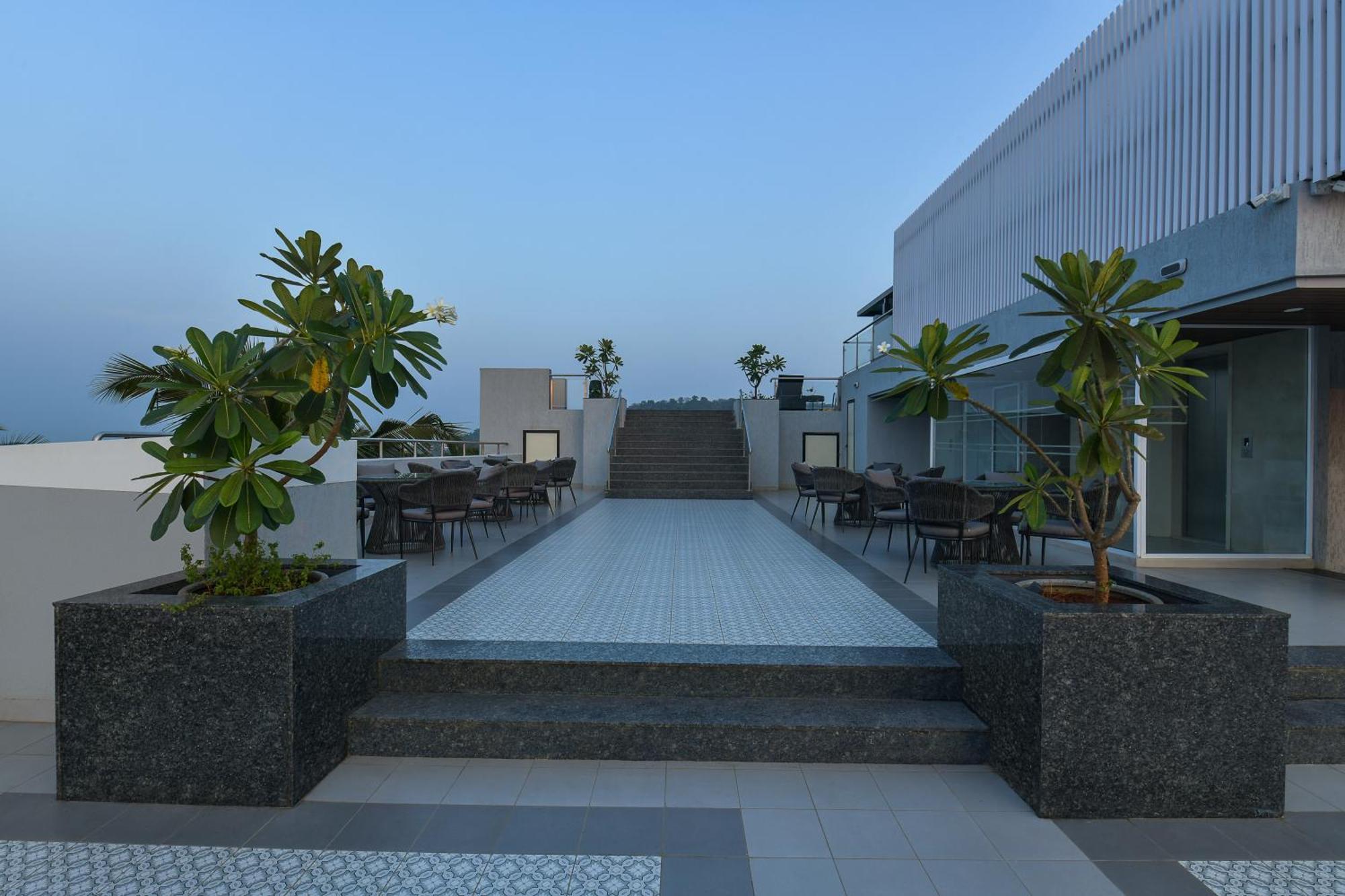Meritas Auberge Calangute Goa ภายนอก รูปภาพ